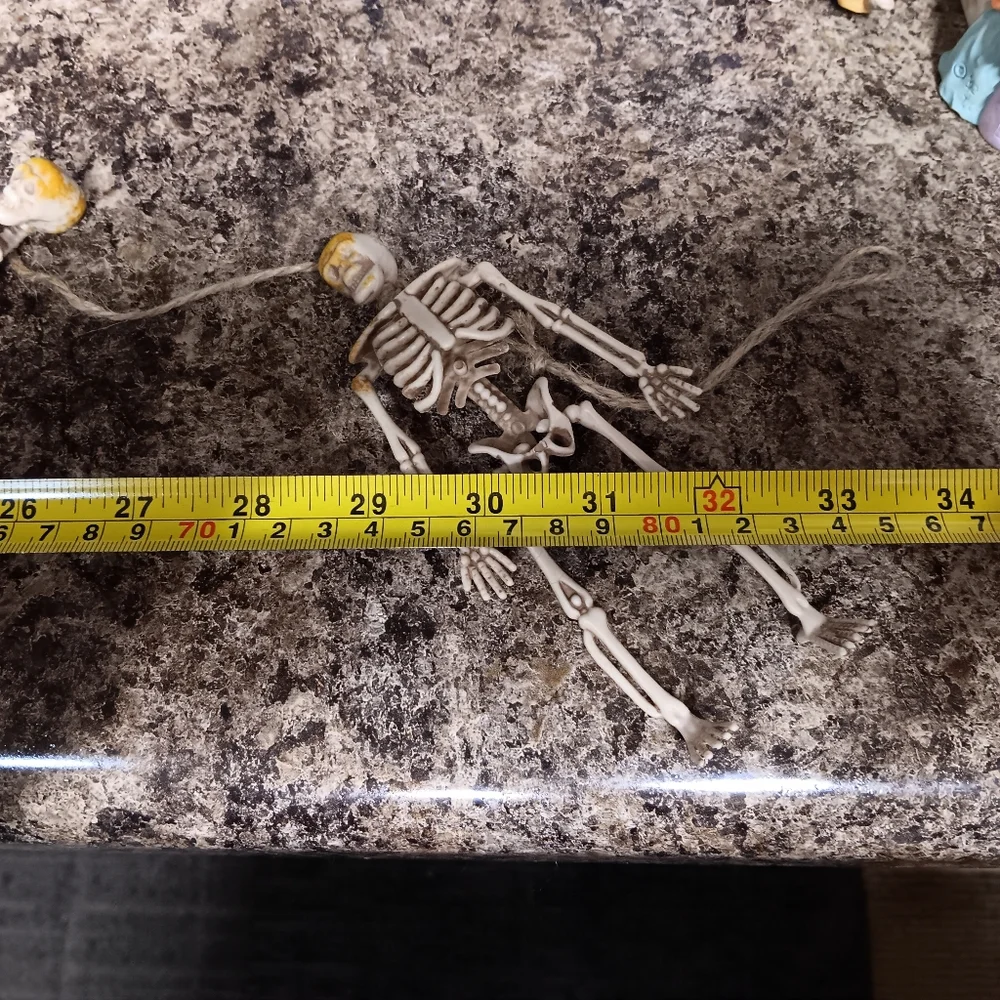 6 sets of skelton garland
